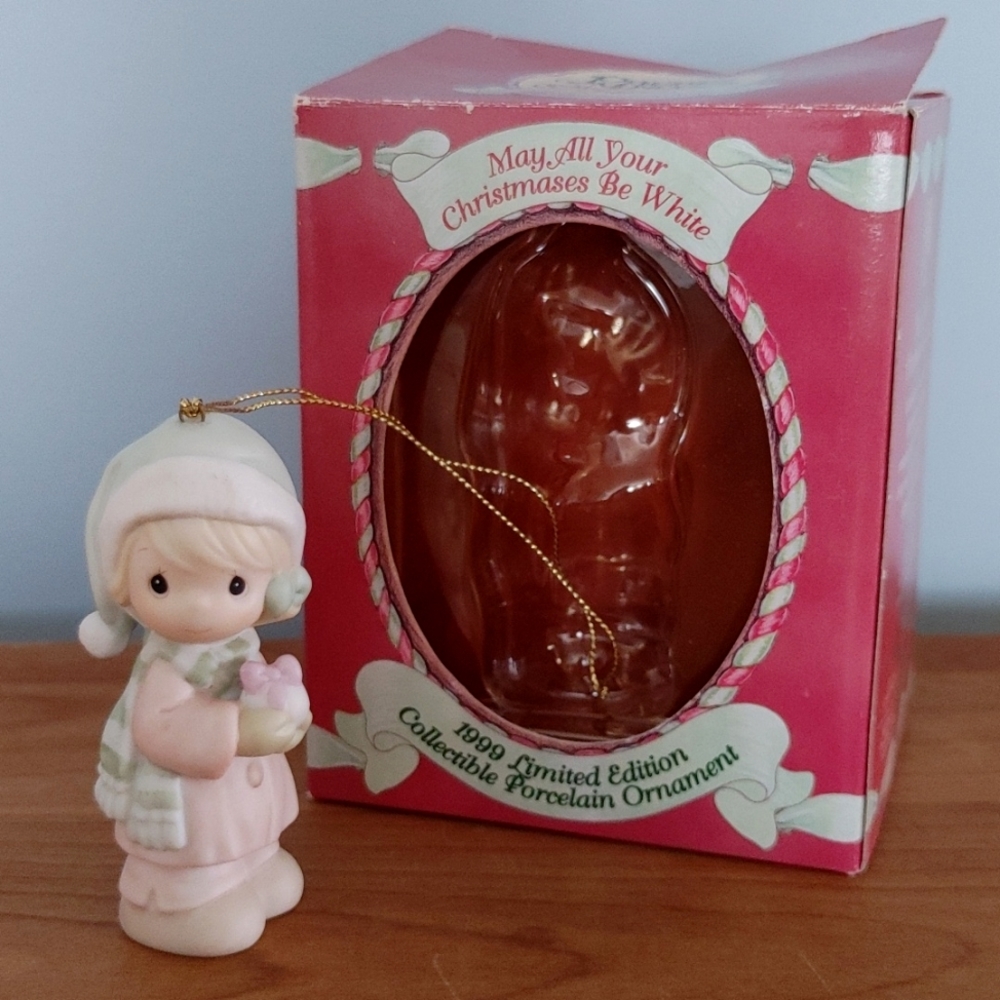 Precious Moments ornament 1999, # 521302R May All Your Christmases Be White